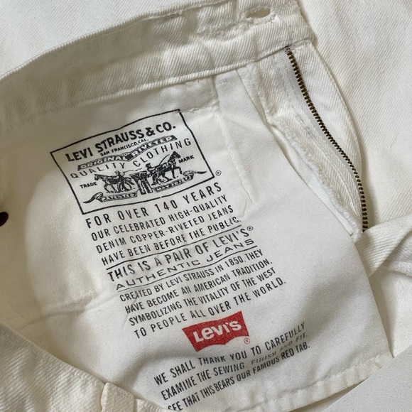 Levi’s• Women’s Classic Straight Leg White Jeans Size 28 - Picture 8 of 8